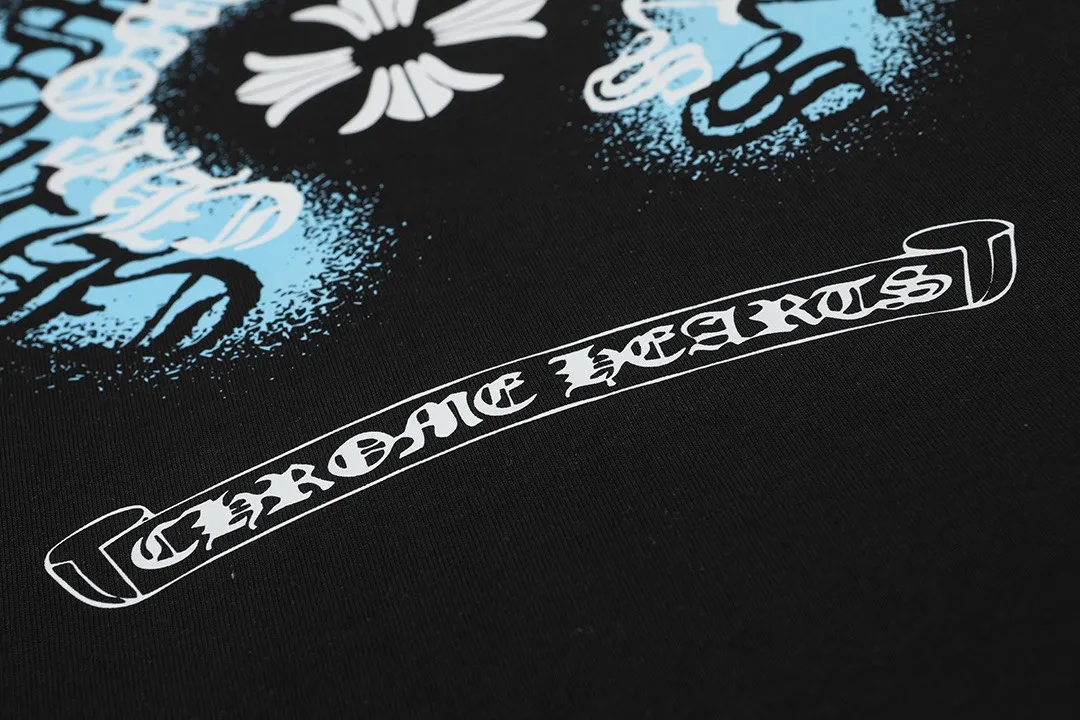 P150 Chrome Hearts 2026 official website new style Sanskrit letter logo on the front and back, same style for men and women, short-sleeved T-shirt ·Customized 300g 100% double yarn pure cotton fabric ·Dyeing 32 counts double-strand thread ·Collar label, hangtag, main mark and three labels complete Color: Black Size: XS S M L